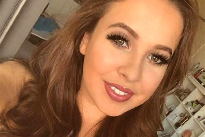 Ella, 21, a dark blonde dark-eyed mixed companion based in Dolcinopolis. Offering Erotic Massage, Prostate Massage, A-Level, Domination, Travel Companion. Av...