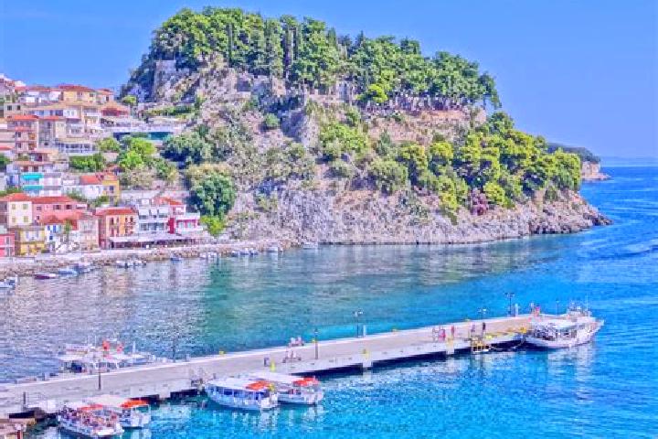 Ella, 21 — Escort in Anthousa, Greece