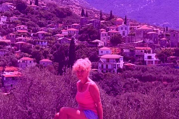 Ella, 21 — Escort in Nea Poteidaia, Greece