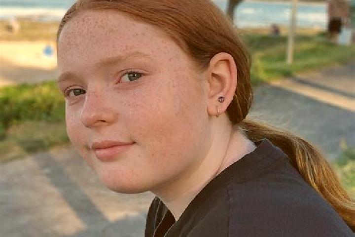 Ella, 21 — Escort in North Granby, United States