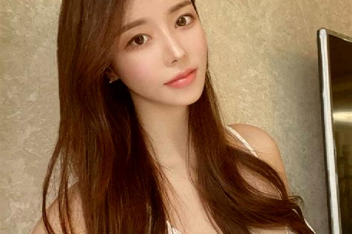 Ella, 21 — Escort in Pozharskoye, Ukraine