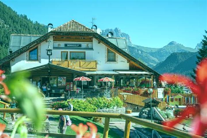 Ella, 21 — Escort in Pozza di Fassa, Italy