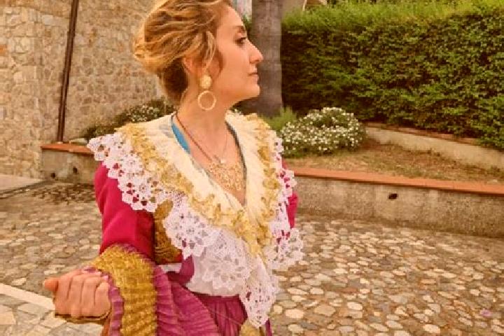 Ella, 21 — Escort in San Giorgio Albanese, Italy