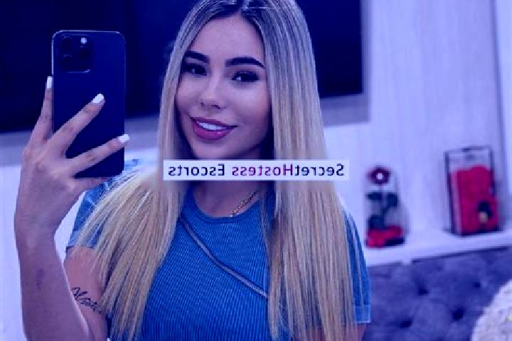 Ella, 21 — Escort in Santo Domingo, Venezuela