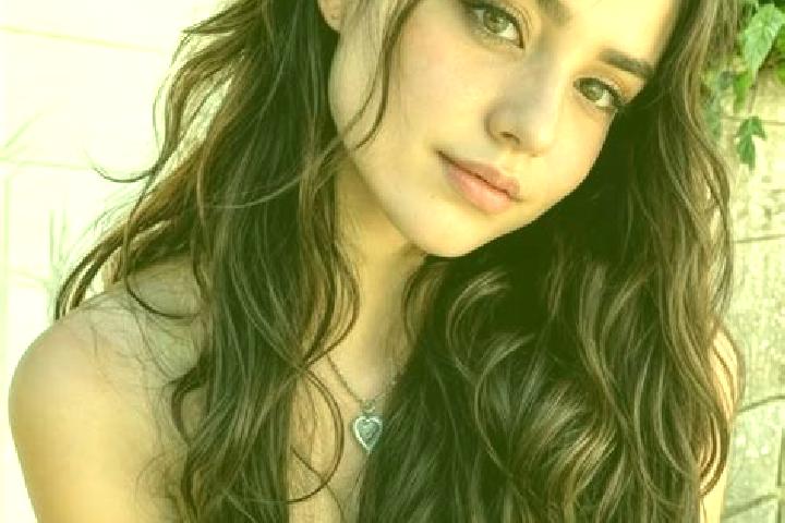 Ella, 22, a auburn amber-eyed middle eastern companion based in Scarlino. Offering Massage, Fetish, Girlfriend Experience. Available for incall and outcall, ...