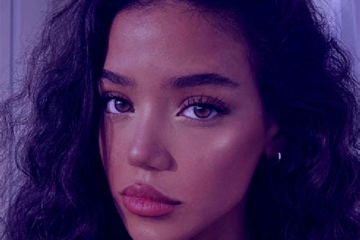 Ella, 22, a black brown-eyed middle eastern companion based in Canayre. Offering Duos, BDSM, CIM. Available for incall and outcall, day and evening dates.