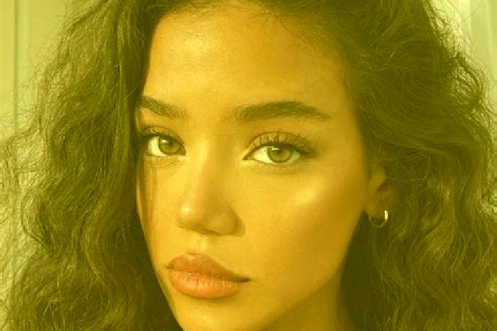 Ella, 22, a black brown-eyed mixed companion based in Apuarema. Offering Dinner Date, OWO, Domination, CIM. Available for incall and outcall, overnight booki...