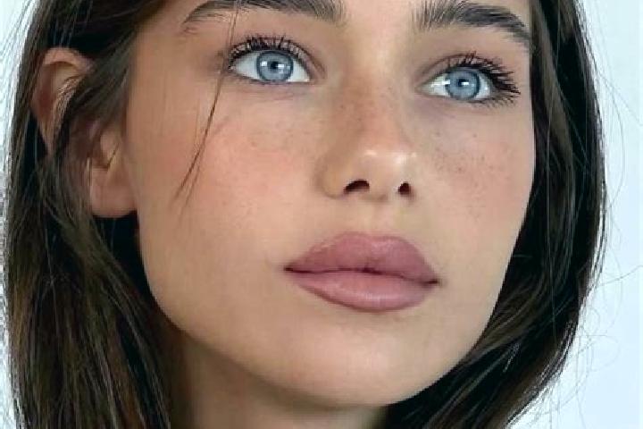 Ella, 22, a brunette brown-eyed caucasian companion based in Stenungsund. Offering Massage, OWO, Fetish, Party Girl. Available for incall and outcall, overni...
