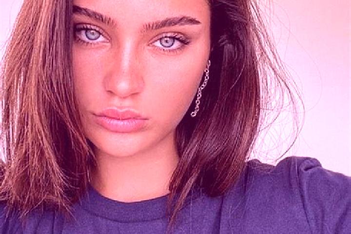 Ella, 22, a brunette dark-eyed mixed companion based in Bitsch. Offering Striptease, Fetish, Overnight, Party Girl, BDSM. Available for incall and outcall, o...