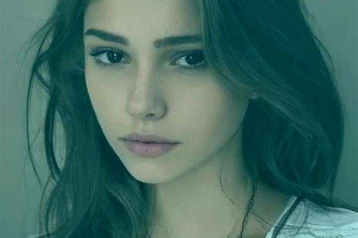 Ella, 22, a chestnut green-eyed slavic companion based in Boa Vista do Tupim. Offering Dinner Date, Roleplay. Available for incall and outcall, day and eveni...