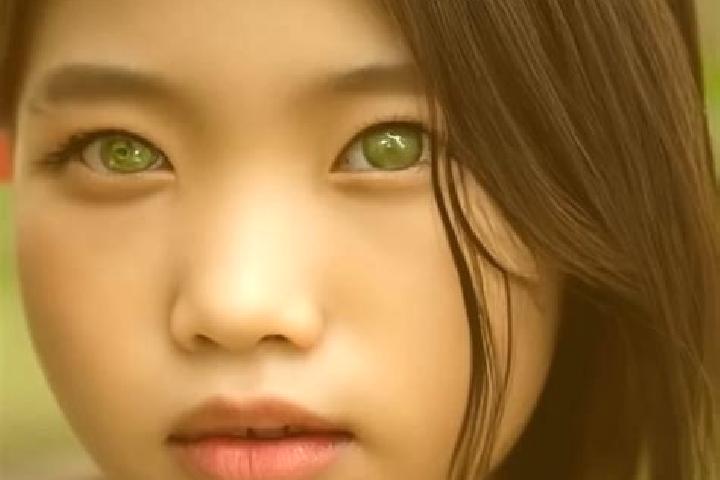 Ella, 22, a dark blonde green-eyed asian companion based in Essesteijn. Offering BDSM, Party Girl, Fetish. Available for incall and outcall, overnight bookin...