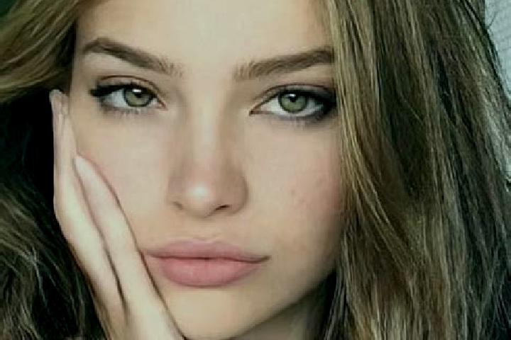 Ella, 22, a dark blonde hazel-eyed mediterranean companion based in Lower Beechmont. Offering Deep French Kissing, GFE, CIM, Duos, Couples. Available for inc...
