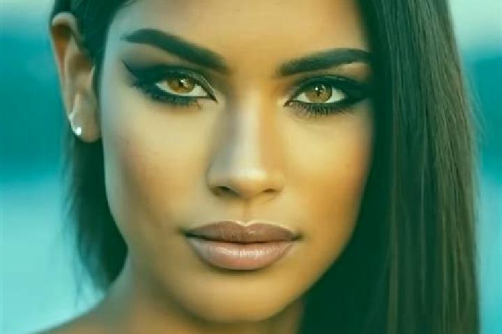 Ella, 22, a red dark-eyed latina companion based in Canischio. Offering 69, GFE, Prostate Massage, Roleplay, Duos. Available for incall and outcall, overnigh...