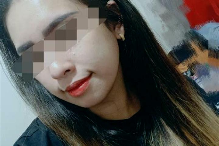 Ella, 22, a red grey-eyed latina companion based in Doue-la-Fontaine. Offering Prostate Massage, 69, Girlfriend Experience, Massage. Available for incall and...