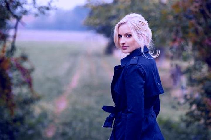 Ella, 22 — Escort in Allyn, United States