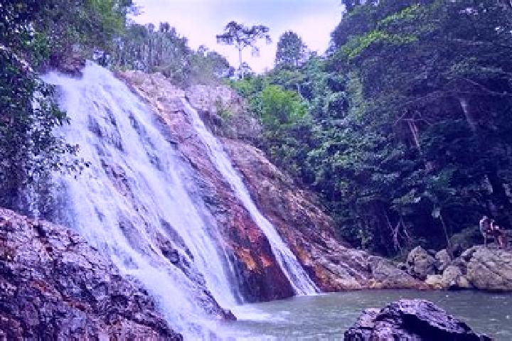 Ella, 22 — Escort in Ban Namuang, Laos