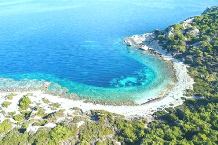 Ella, 22 — Escort in Foca, Turkey