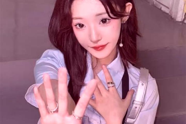 Ella, 22 — Escort in Meizhu, China
