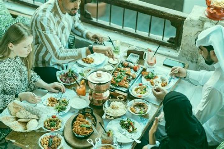 Ella, 22 — Escort in Qanat-e Kifteh Givsin, Iran