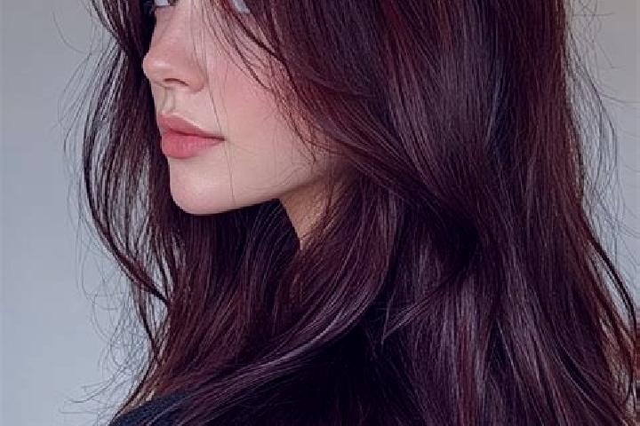 Ella, 23, a auburn brown-eyed european companion based in Celadna. Offering Striptease, Domination, Duos, Fetish, Deep French Kissing. Available for incall a...