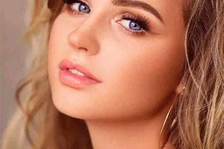 Ella, 23, a dark blonde blue-eyed indian companion based in Ingata. Offering 69, Massage, A-Level. Available for incall and outcall, day and evening dates.