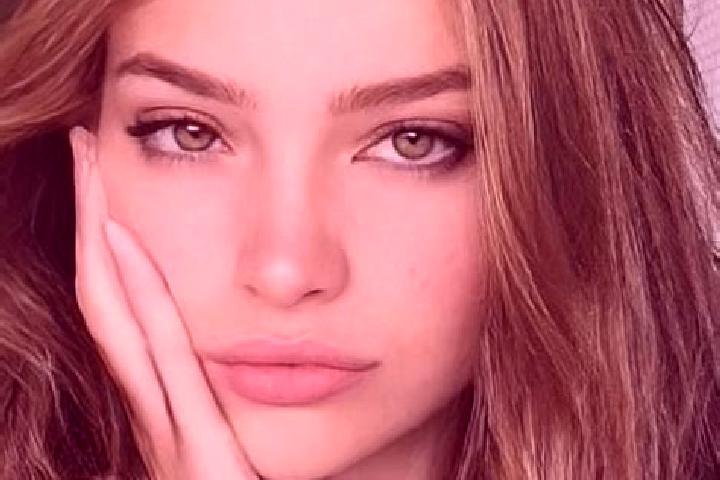 Ella, 23, a dark blonde hazel-eyed indian companion based in Cibeusi. Offering Party Girl, Tantra, Duos. Available for incall and outcall, overnight bookings...