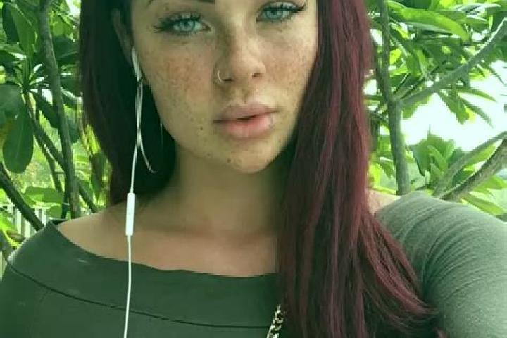 Ella, 23, a red green-eyed ebony companion based in Santa Coloma de Gramenet. Offering Deep French Kissing, Striptease, Roleplay. Available for incall and ou...