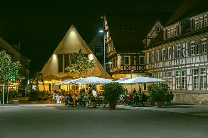 Ella, 23 — Escort in Adelmannsfelden, Germany