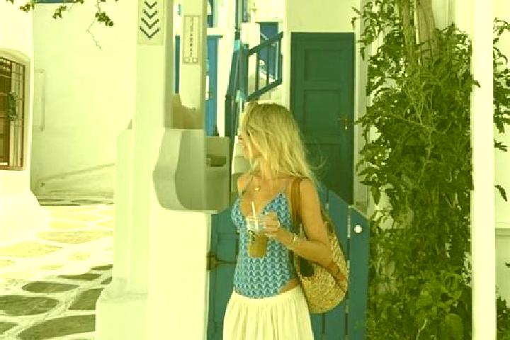 Ella, 23 — Escort in Archangelos, Greece