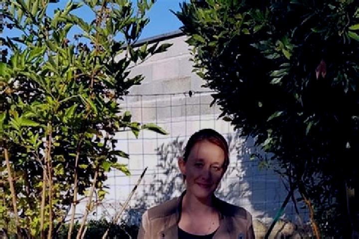 Ella, 23 — Escort in Autruy-sur-Juine, France