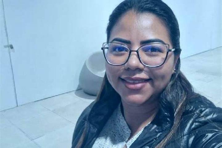Ella, 23 — Escort in Carambei, Brazil