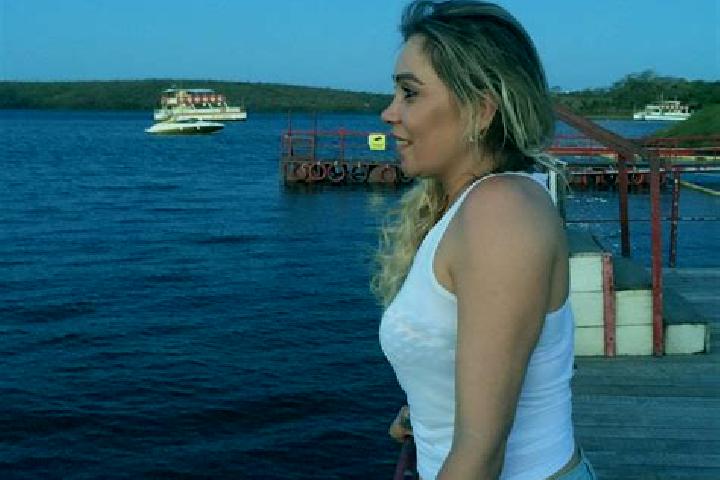 Ella, 23 — Escort in Carira, Brazil