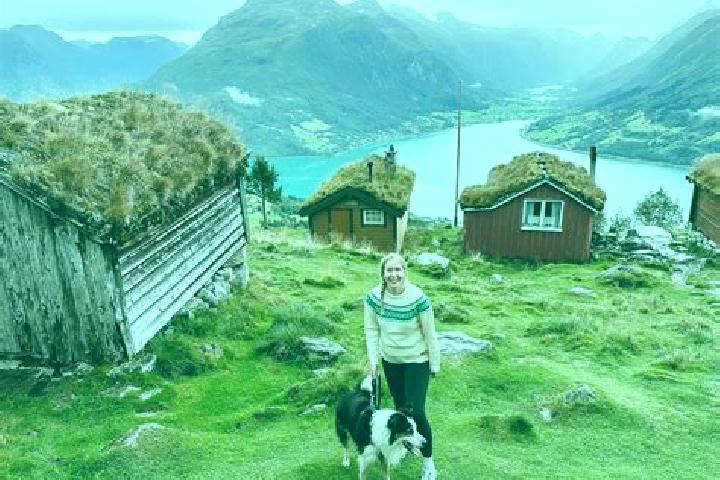 Ella, 23 — Escort in Leinesfjorden, Norway