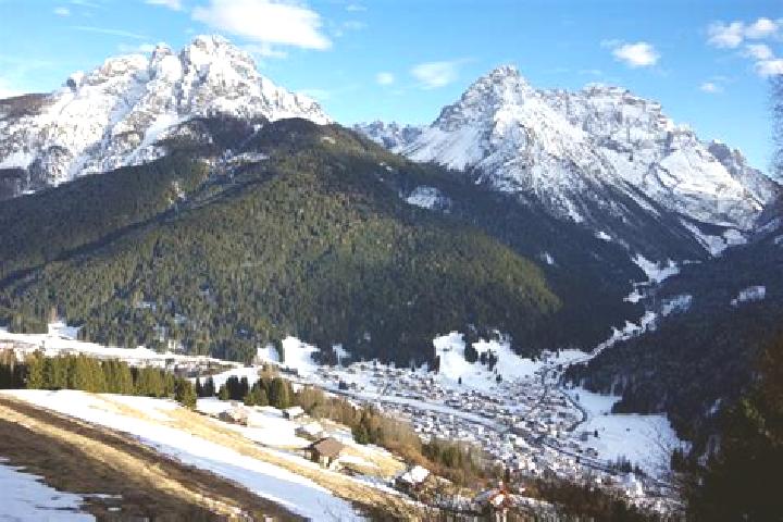 Ella, 23 — Escort in Lorenzago di Cadore, Italy