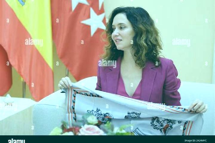 Ella, 23 — Escort in Navares de Ayuso, Spain