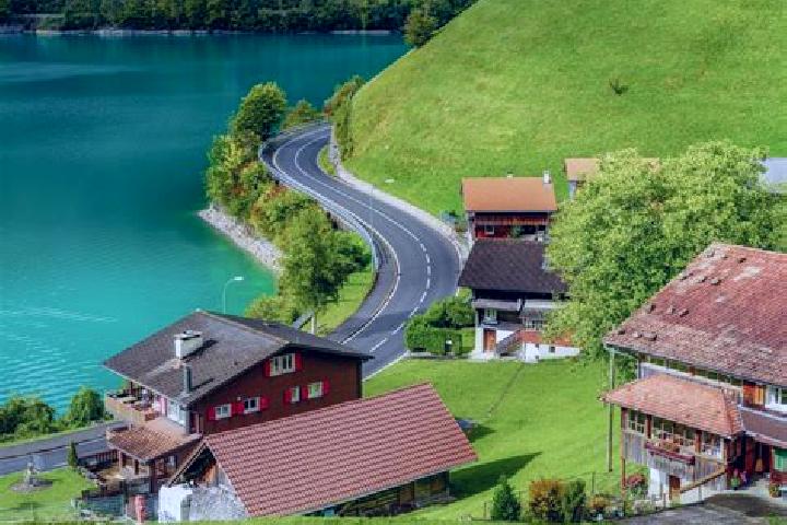 Ella, 23 — Escort in Schanis, Switzerland