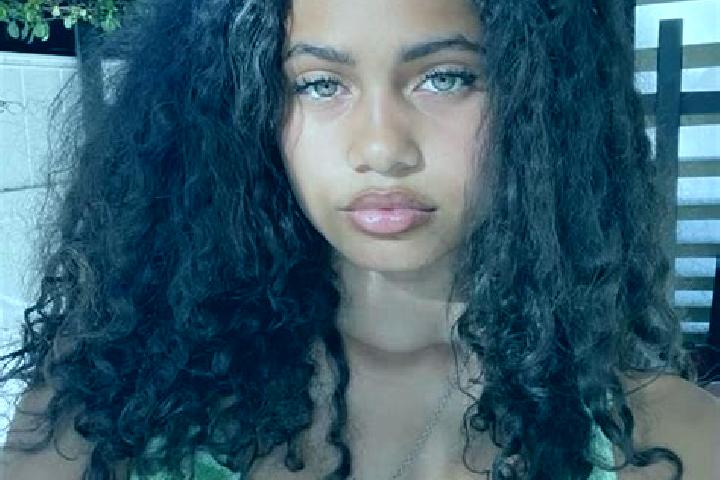 Ella, 24, a black green-eyed mixed companion based in Muzillac. Offering CIM, Duos, Massage, Overnight. Available for incall and outcall, day and evening dates.