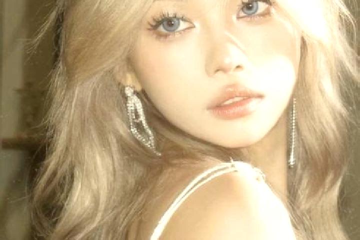 Ella, 24, a blonde dark-eyed asian companion based in Losensteinleiten. Offering CIM, Dinner Date, Travel Companion, Overnight. Available for incall and outc...