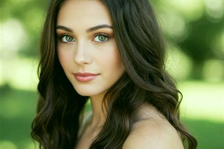 Ella, 24, a brunette hazel-eyed european companion based in Xocotepec. Offering Tantra, Couples, Duos, OWO, Dinner Date. Available for incall and outcall, da...