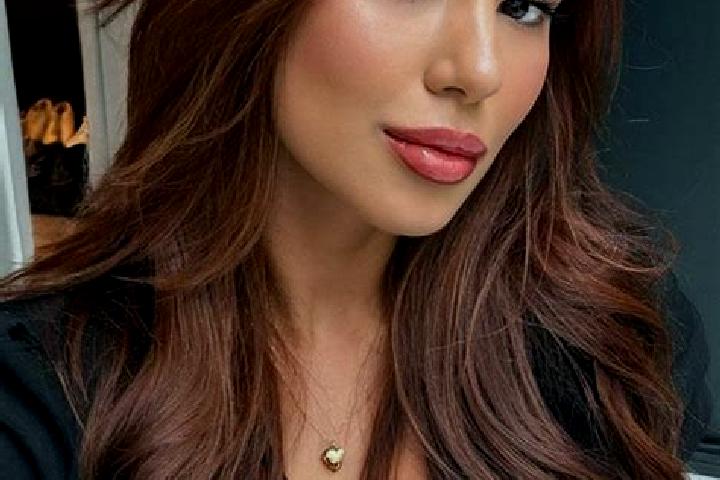 Ella, 24, a chestnut brown-eyed latina companion based in Mundi. Offering A-Level, Domination, Party Girl, CIM. Available for incall and outcall, day and eve...