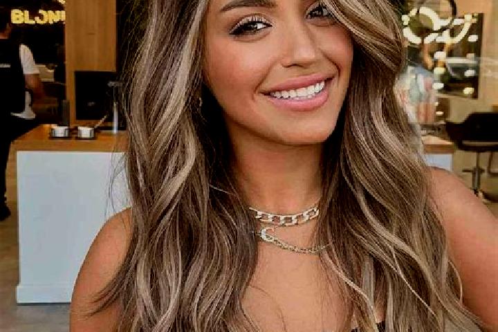 Ella, 24, a dark blonde amber-eyed middle eastern companion based in Barcial del Barco. Offering Overnight, Roleplay. Available for incall and outcall, day a...