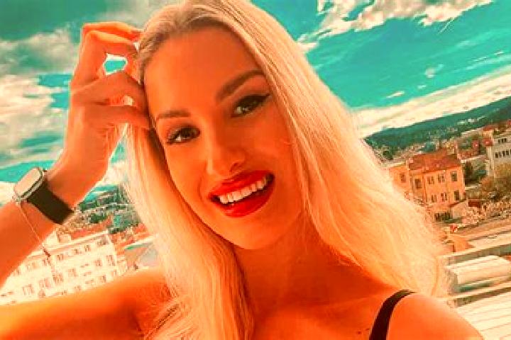 Ella, 24 — Escort in As, Czech Republic