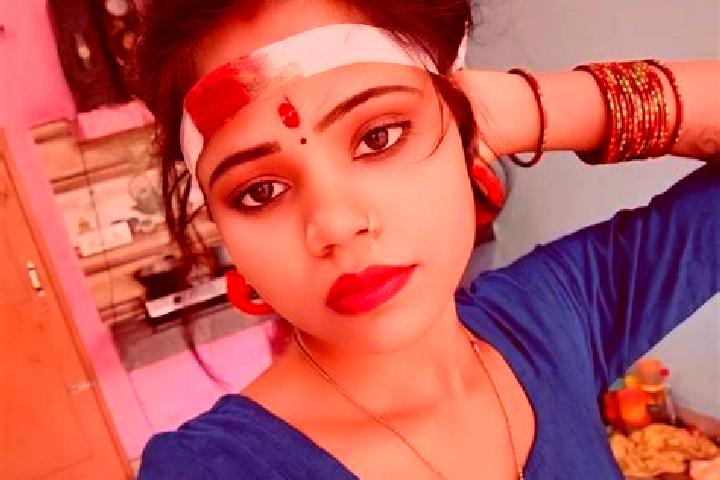 Ella, 24 — Escort in Machhiwara, India