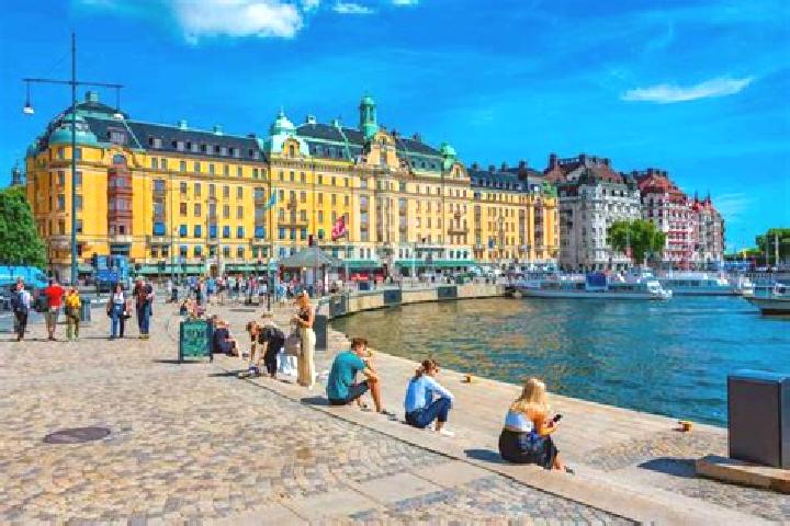 Ella, 24 — Escort in Sjoebo, Sweden