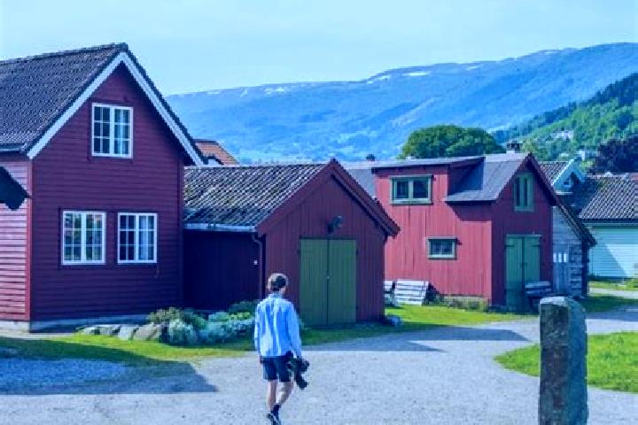 Ella, 24 — Escort in Vikoyri, Norway