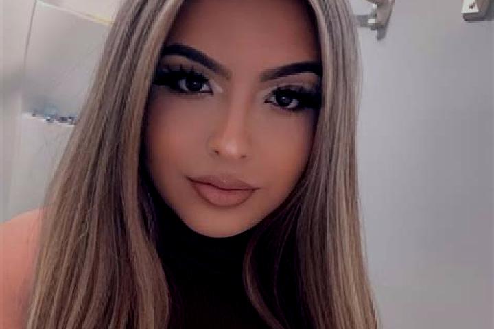 Ella, 25, a blonde amber-eyed latina companion based in Desakolot. Offering Party Girl, Erotic Massage, Prostate Massage. Available for incall and outcall, o...