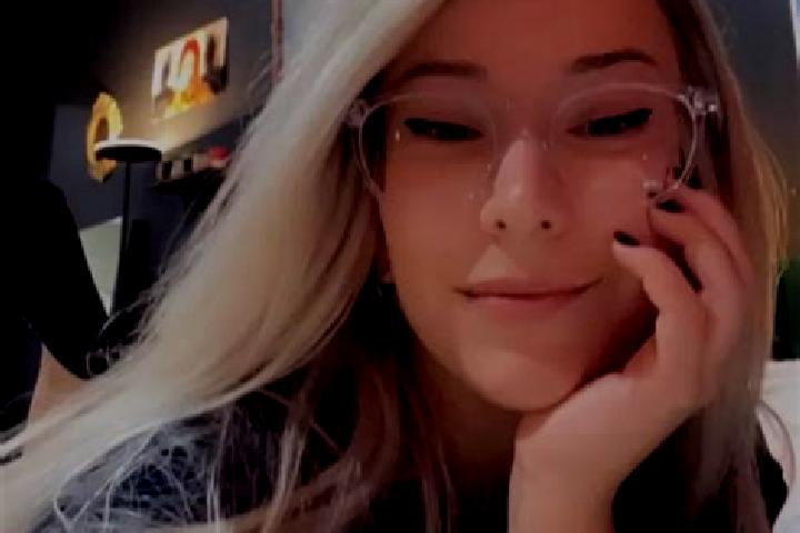 Ella, 25, a blonde grey-eyed latina companion based in La Pola de Gordon. Offering GFE, Overnight, Travel Companion. Available for incall and outcall, overni...