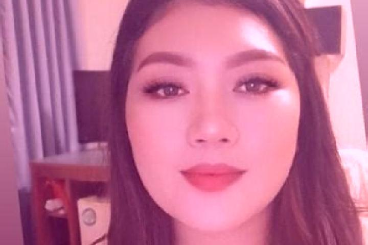 Ella, 25, a brunette grey-eyed asian companion based in Luotuo. Offering Erotic Massage, Couples, Girlfriend Experience. Available for incall and outcall, ov...