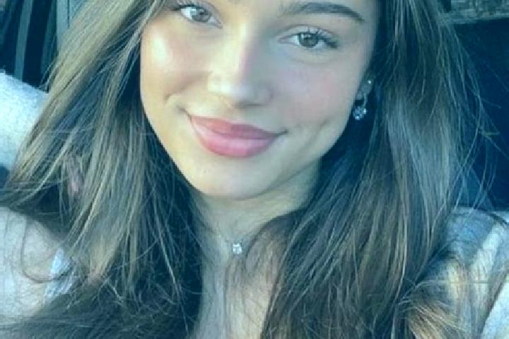 Ella, 25, a brunette hazel-eyed slavic companion based in Denmark. Offering GFE, Overnight, Travel Companion, Domination, Duos. Available for incall and outc...
