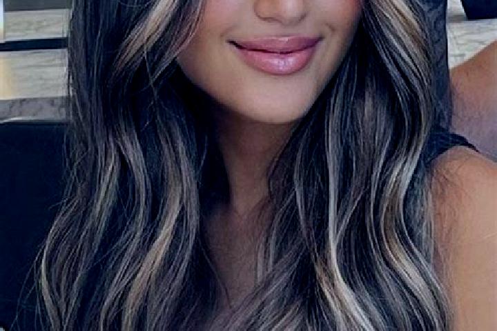 Ella, 25, a dark blonde brown-eyed middle eastern companion based in Grandson. Offering Party Girl, CIM, Striptease, Erotic Massage. Available for incall and...